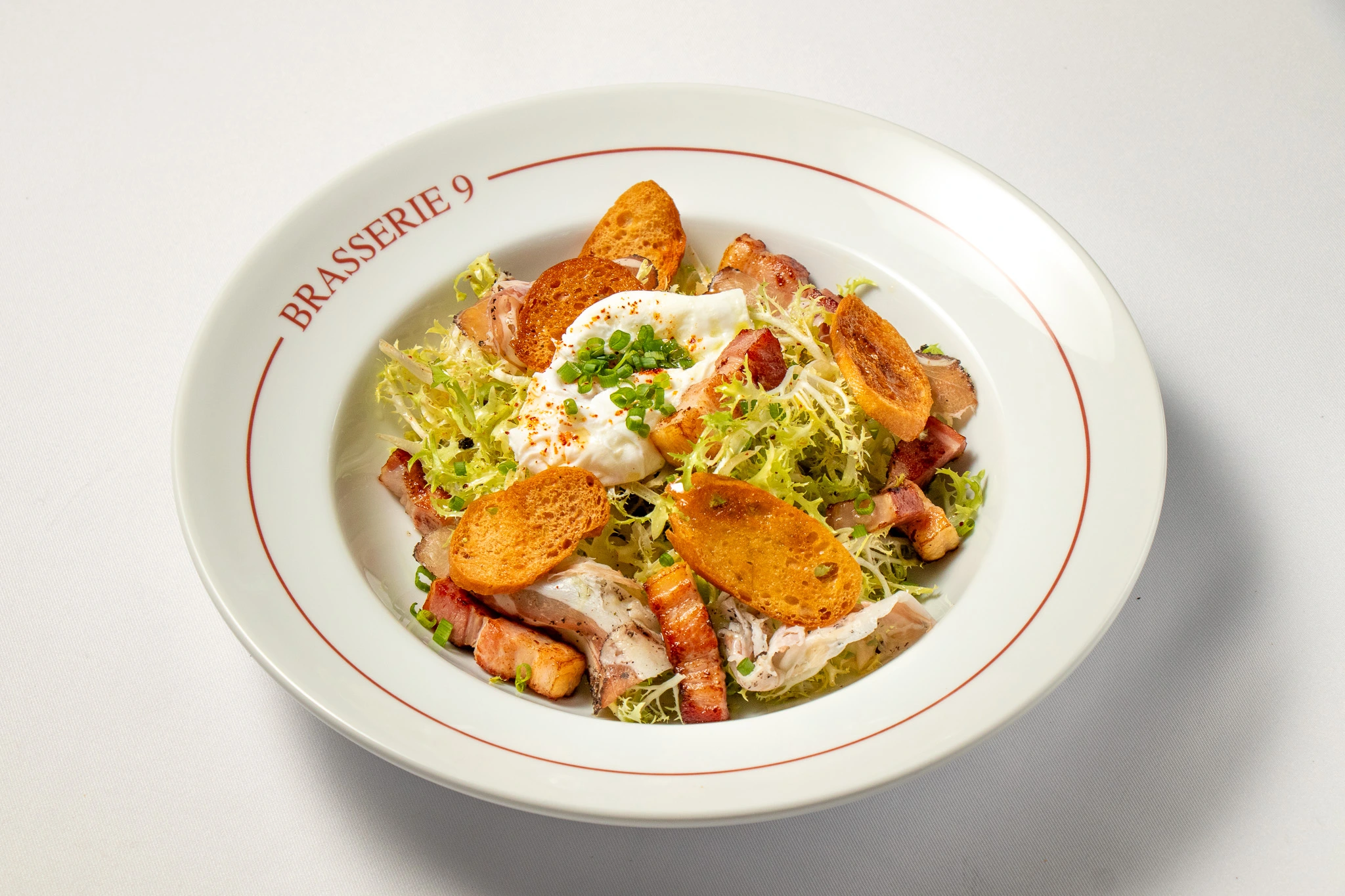Classic Lyonnaise Salad